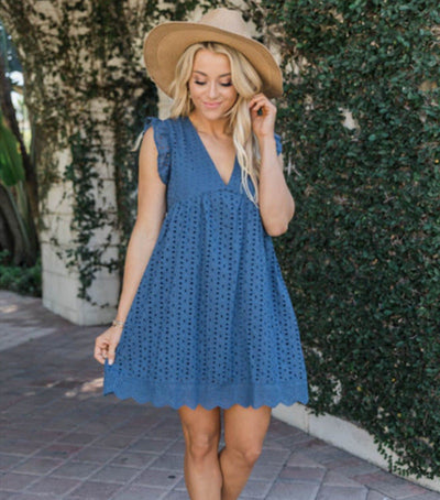 Summer Sleeveless V-Neck Lace Beach Dress with Pockets